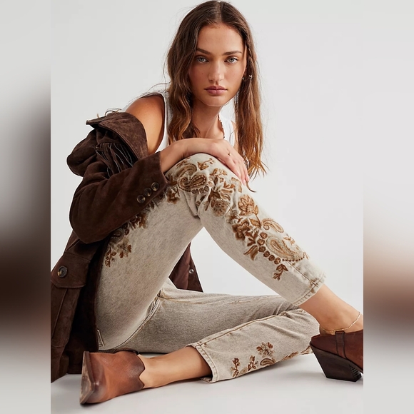 DRIFTWOOD Denim - Driftwood Jackie High-Rise Embroidered Jeans Size 28